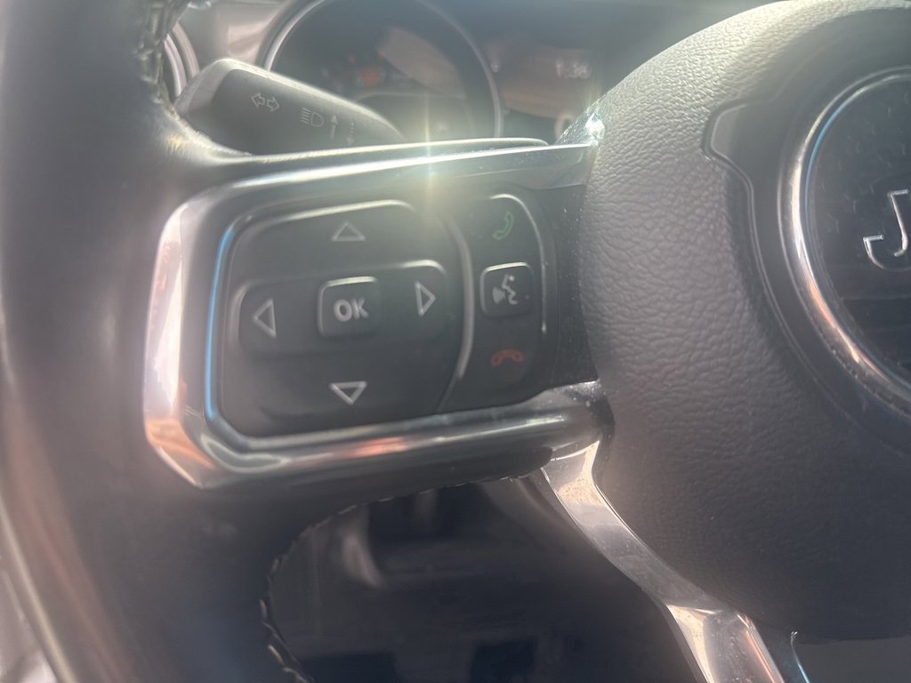 Used 2018 Jeep Wrangler Unlimited Sahara image 24