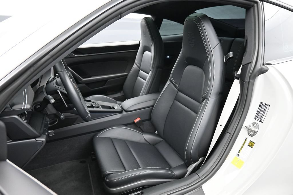 Certified 2024 Porsche 911 Carrera GTS RWD image 5