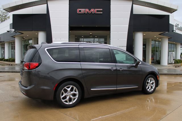 Used 2018 Chrysler Pacifica Touring-L Plus w/ Tire & Wheel Group FWD image 34