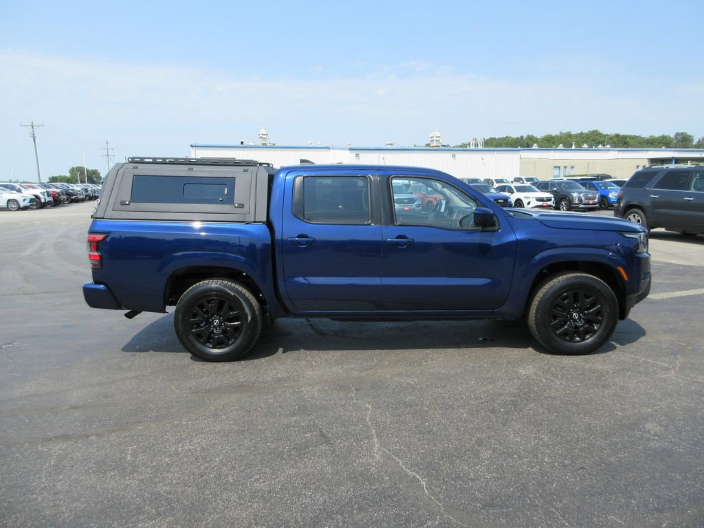 Used 2022 Nissan Frontier SV AWD/4WD image 5