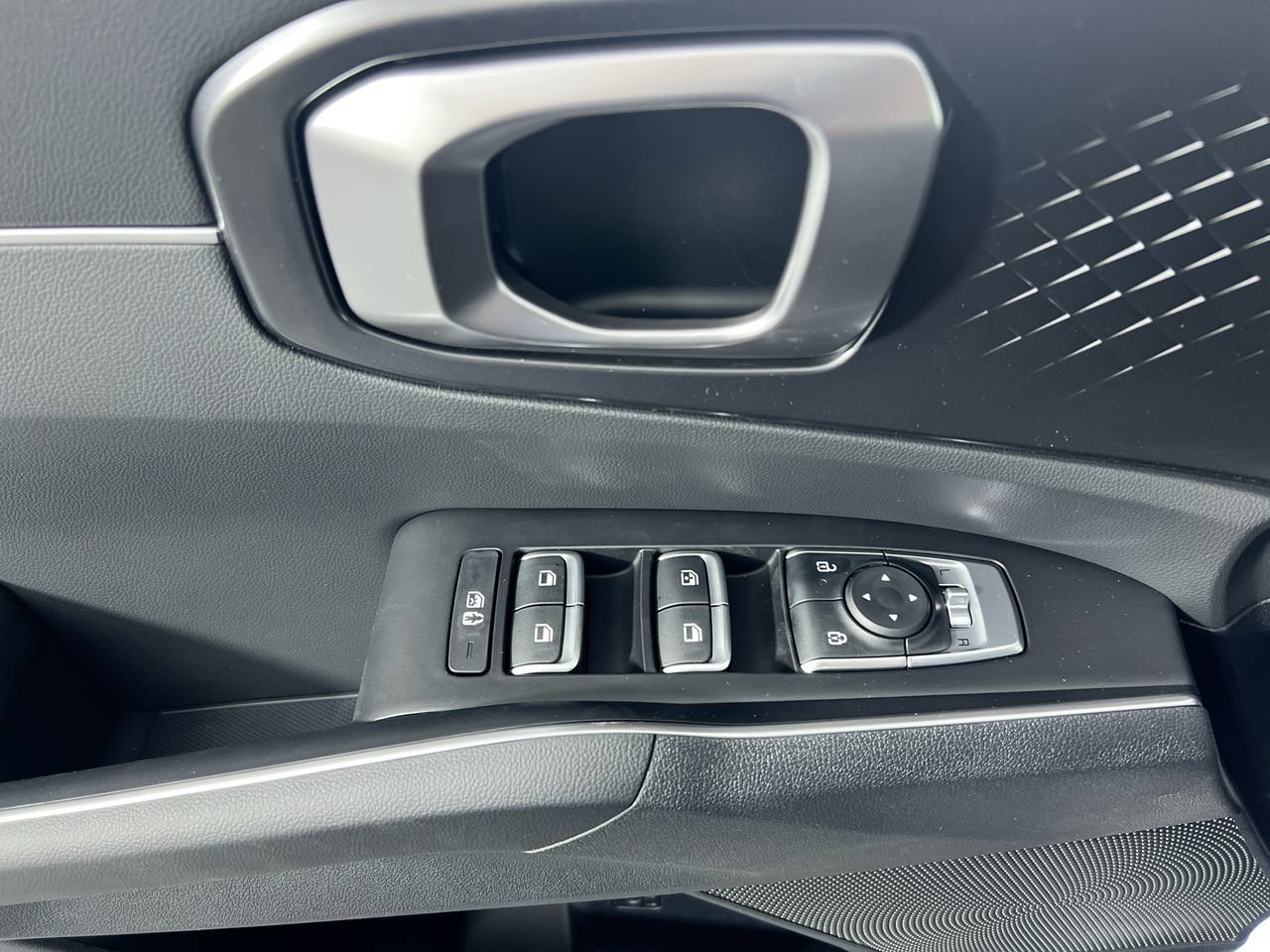 New 2026 Kia Sorento S w/ S Panoramic Sunroof Package FWD image 15