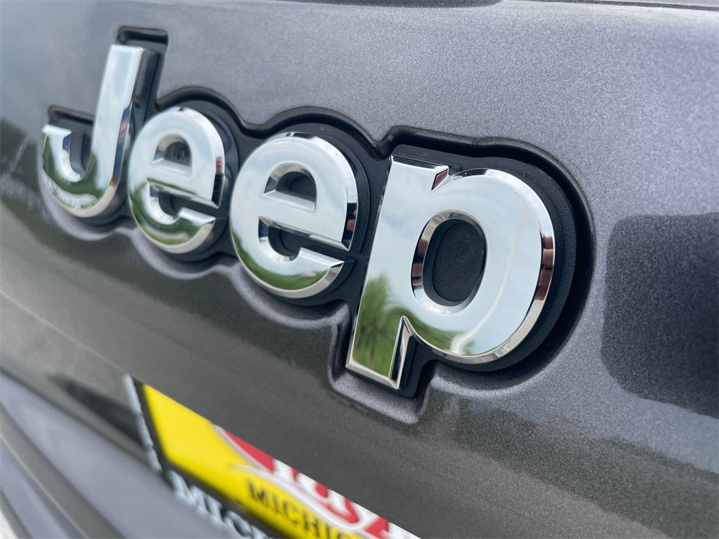 Used 2024 Jeep Compass Limited image 36