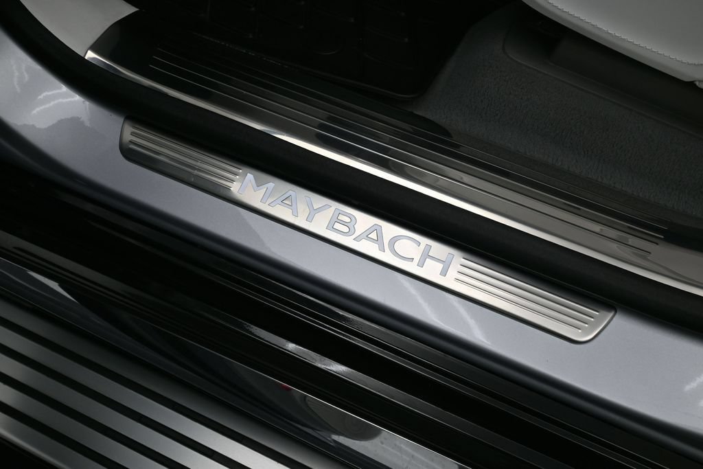 Used 2025 Mercedes-Benz Maybach GLS 600 4MATIC image 14