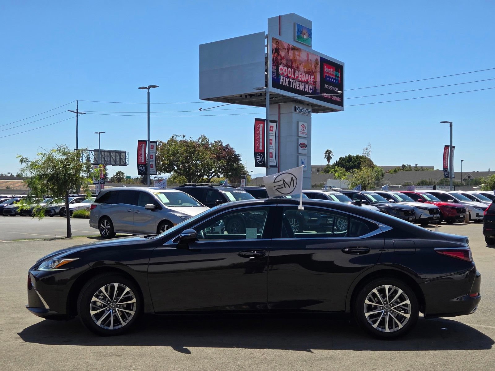 Used 2025 Lexus ES 350 FWD image 4