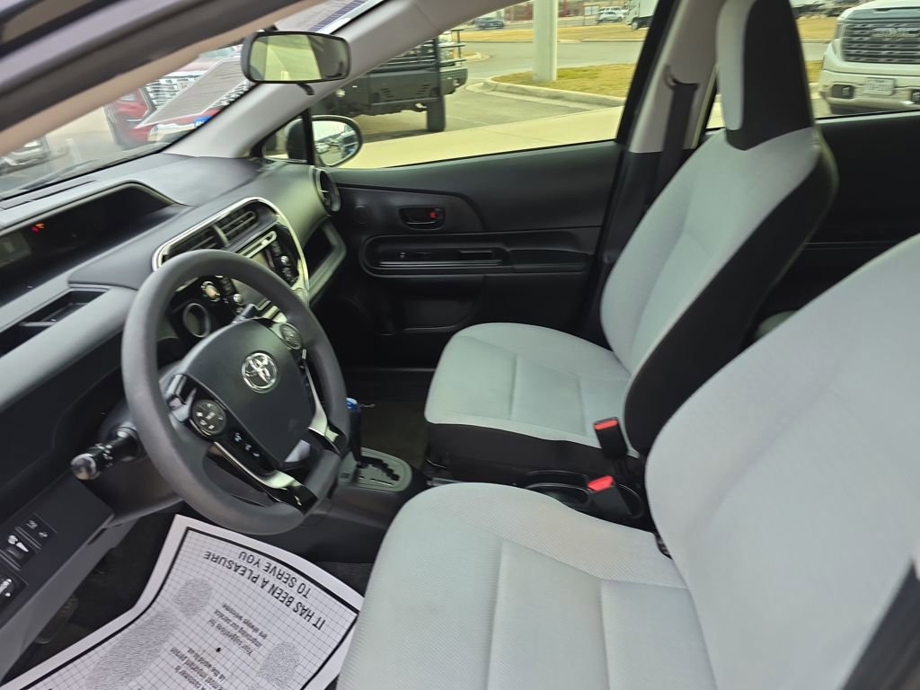 Used 2018 Toyota Prius C One image 6