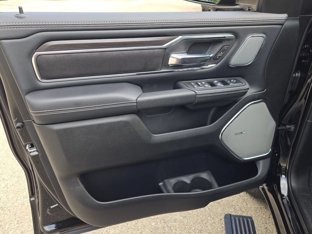 New 2027 RAM 1500 Laramie AWD/4WD image 18
