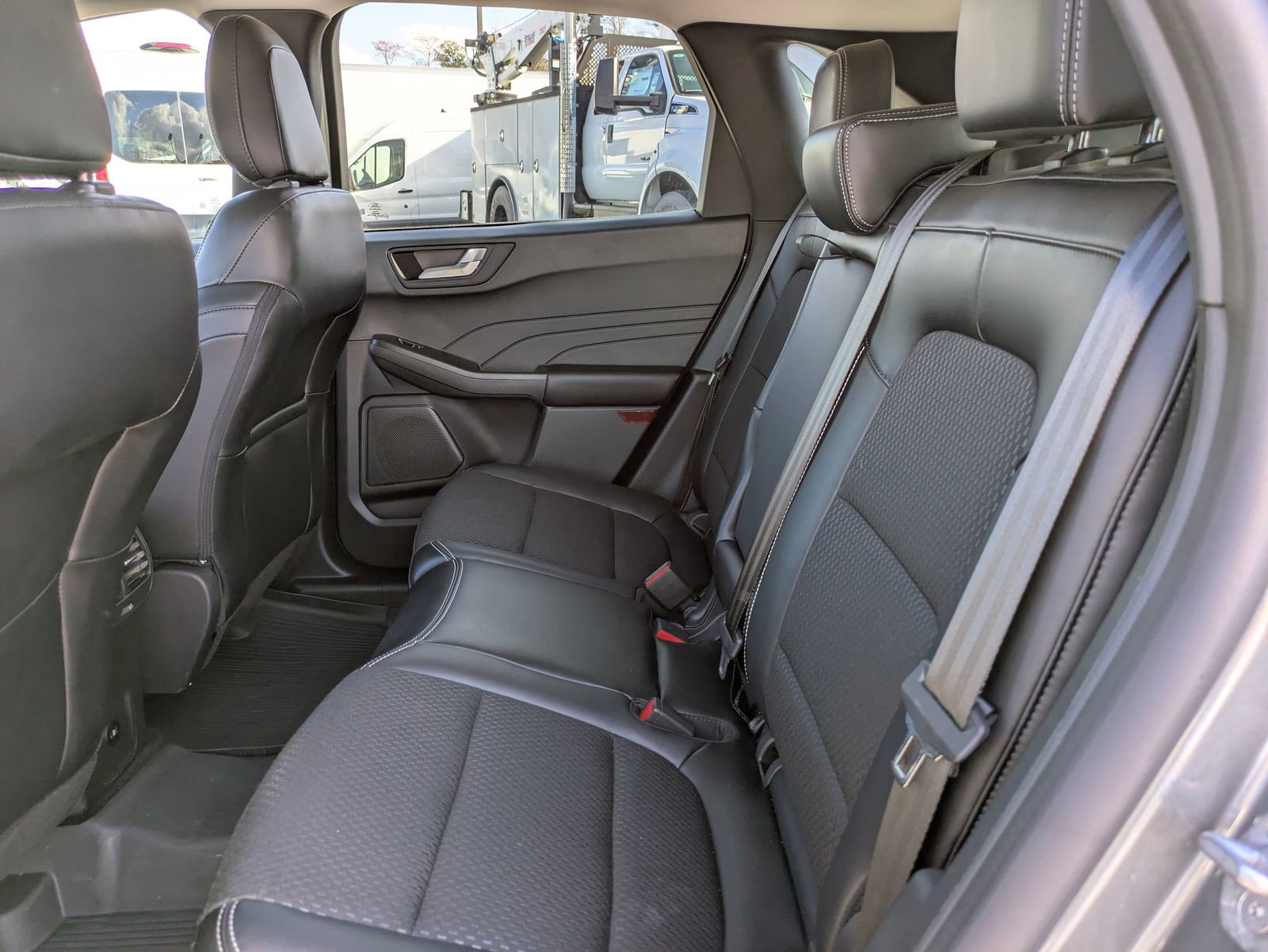 Certified 2025 Ford Escape SE FWD image 13