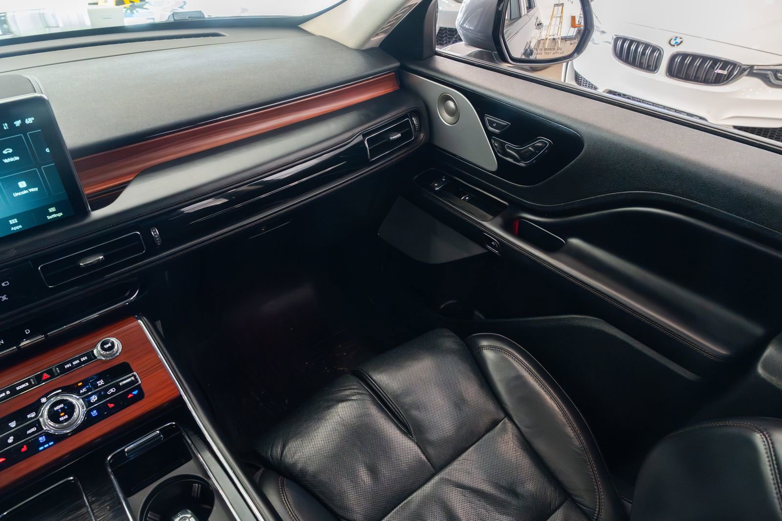 Used 2021 Lincoln Aviator Reserve w/ Equipment Group 210A image 11