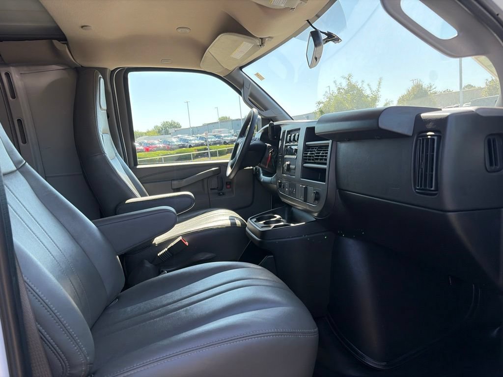 Used 2025 Chevrolet Express 2500 Extended w/ Driver Convenience Package RWD image 22
