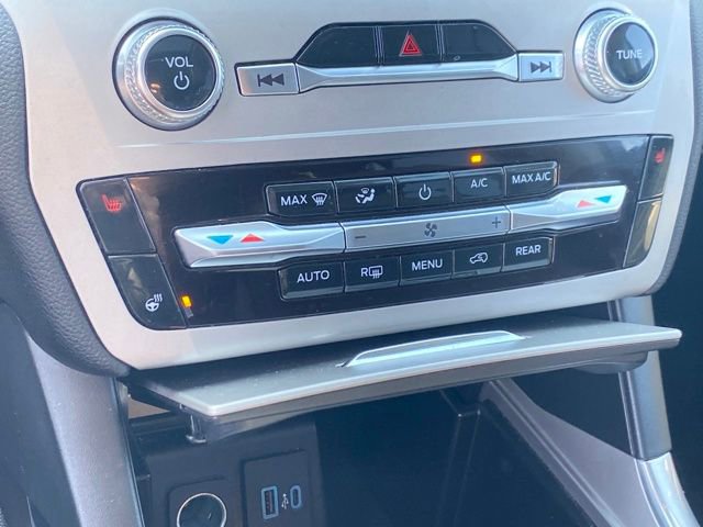 Used 2023 Ford Explorer XLT image 13