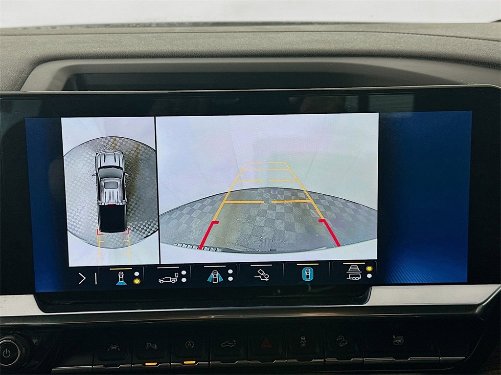 Used 2023 Chevrolet Silverado 1500 LT w/ Z71 Off-Road Package image 20