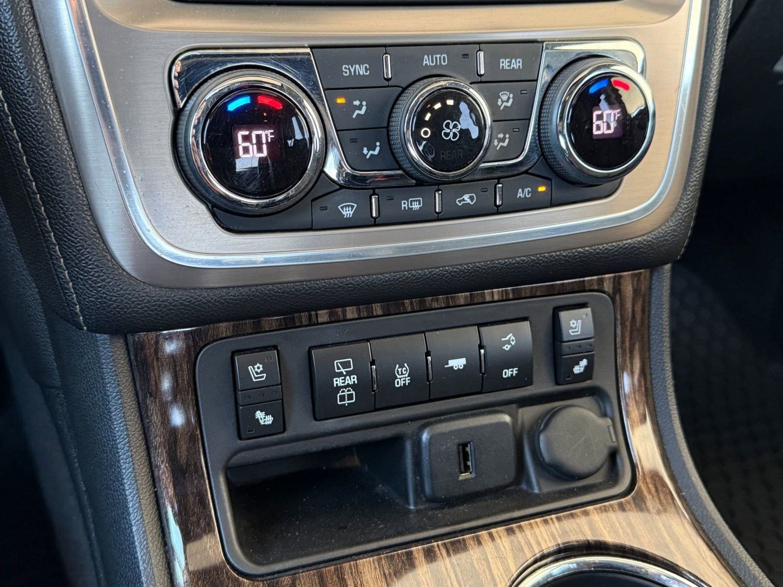Used 2015 GMC Acadia Denali image 19