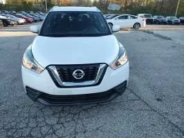 Used 2020 Nissan Kicks SV FWD image 3