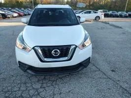 Used 2020 Nissan Kicks SV FWD image 3