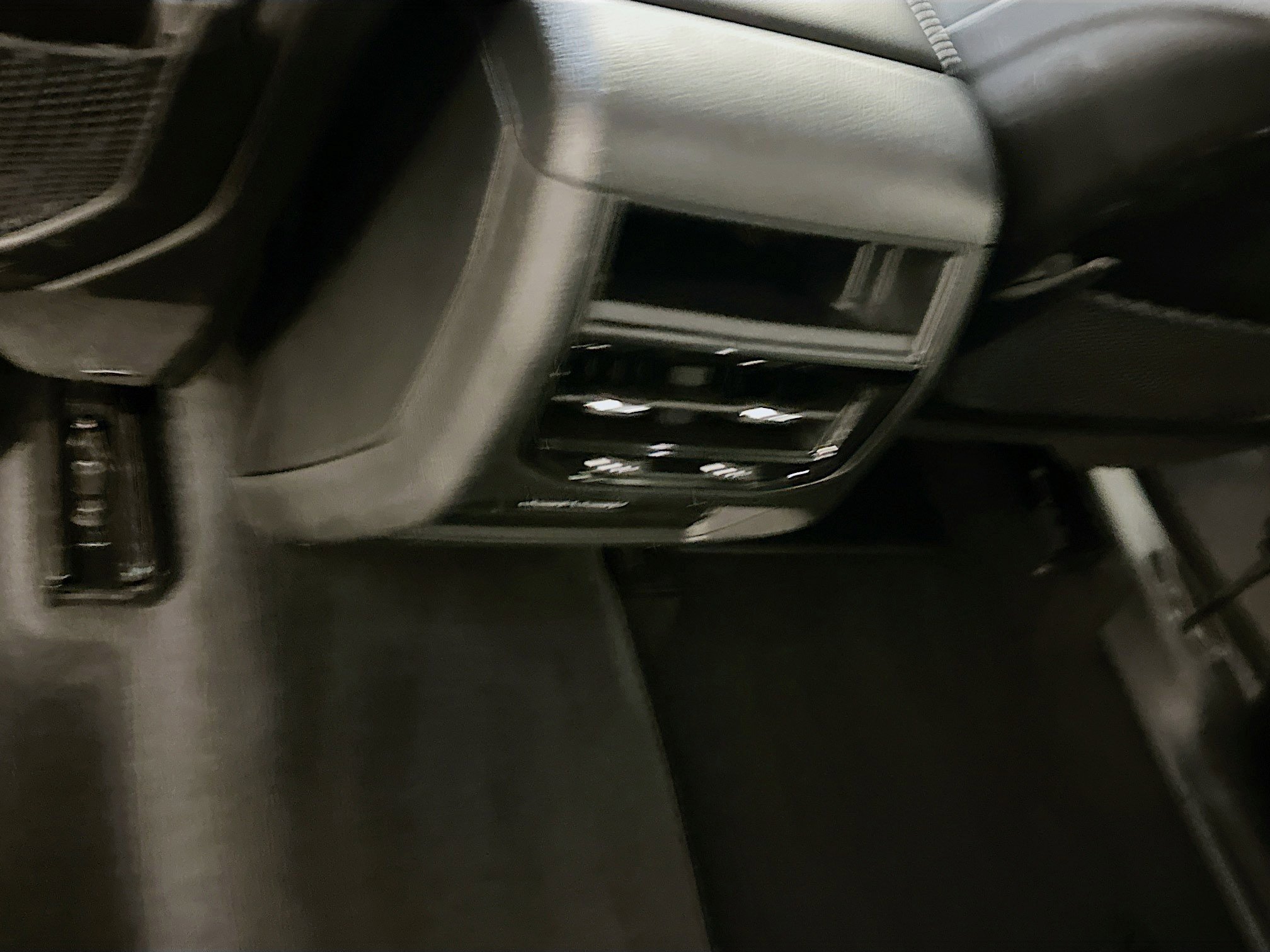 Used 2023 Jeep Grand Cherokee Laredo image 27