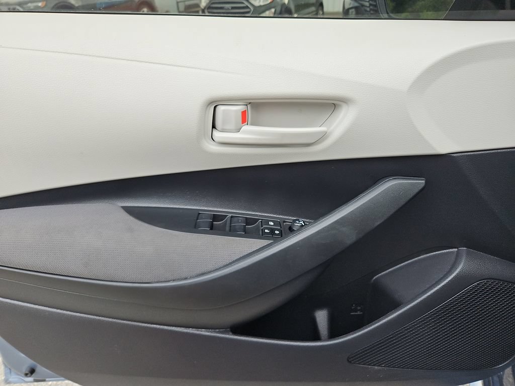 Used 2025 Toyota Corolla LE w/ Convenience Package FWD image 23