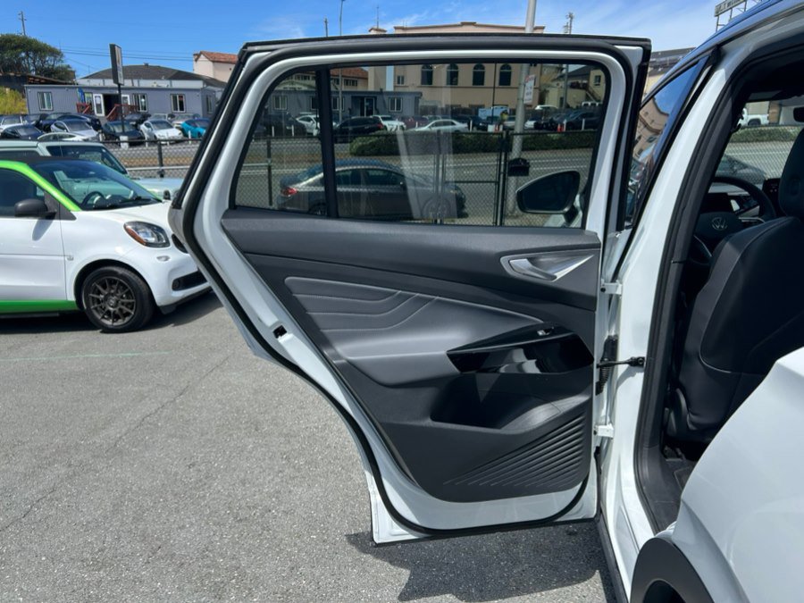 Used 2023 Volkswagen ID.4 Pro S Plus RWD image 46