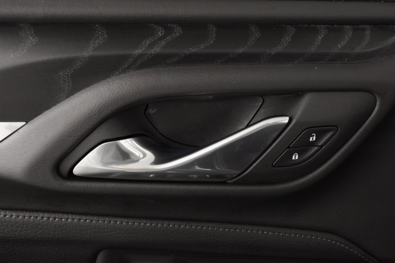 Used 2024 GMC Yukon Denali w/ Advanced Technology Package image 32