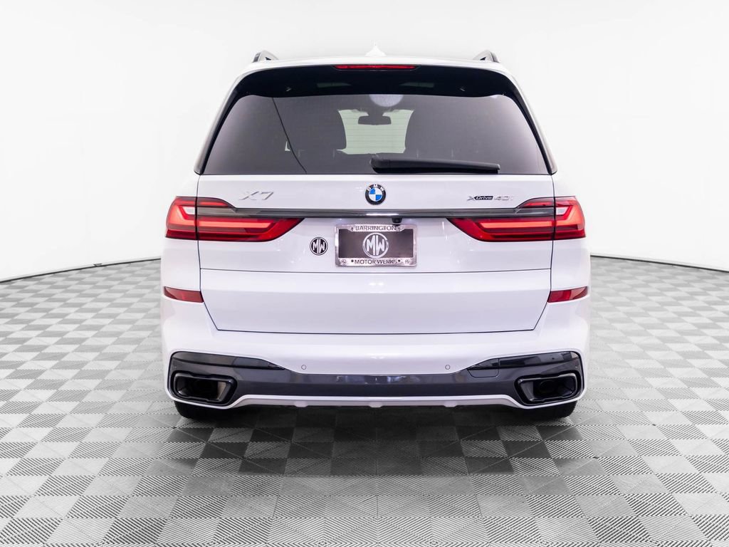 Used 2022 BMW X7 xDrive40i w/ M Sport Package AWD/4WD image 4