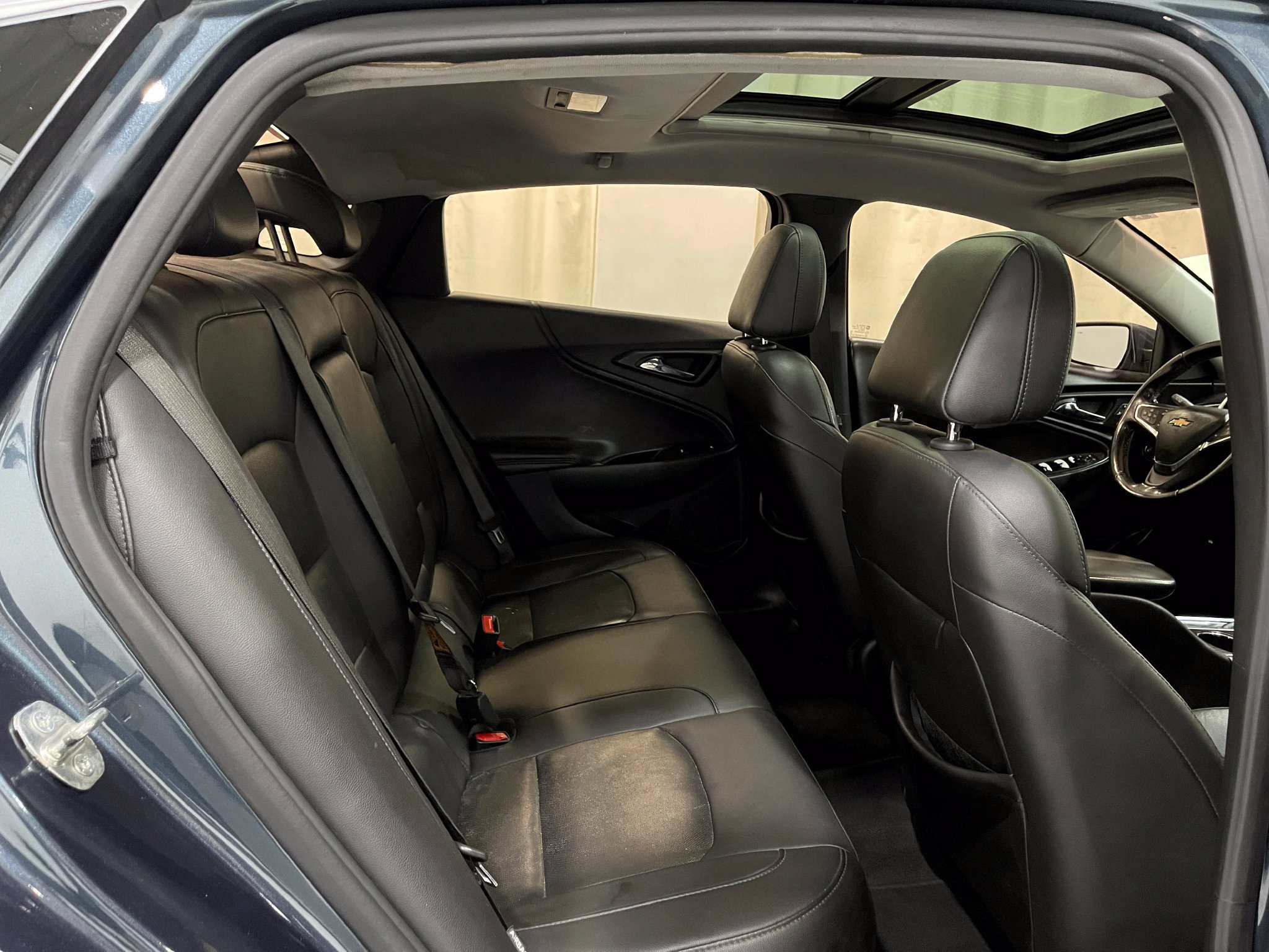 Used 2020 Chevrolet Malibu Premier FWD image 29
