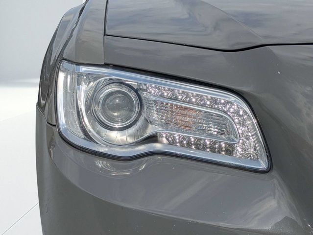 Used 2019 Chrysler 300 Limited w/ Safetytec Plus Group AWD/4WD image 9