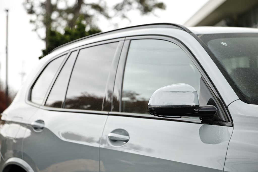 New 2026 BMW X5 xDrive50e w/ Executive Package image 3