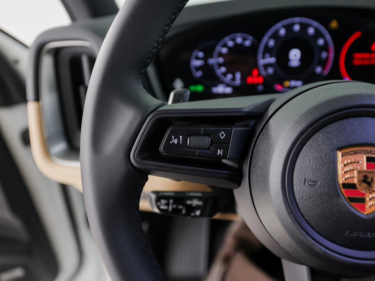 Certified 2026 Porsche Cayenne AWD/4WD image 16