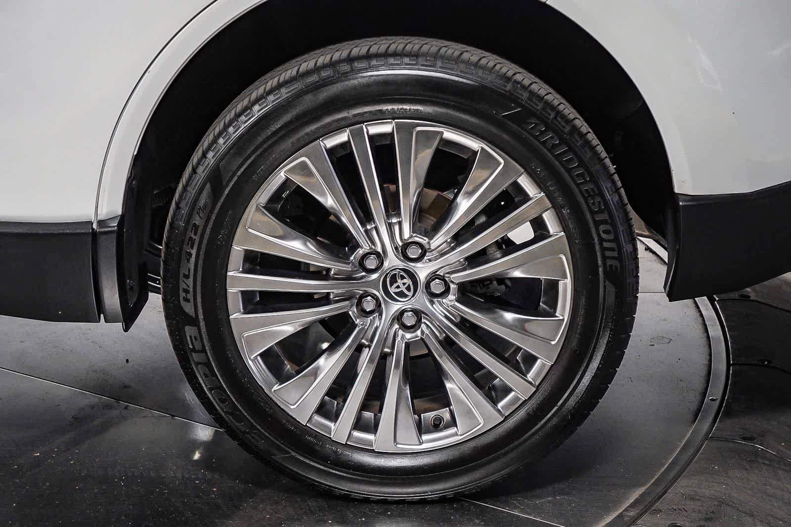 Certified 2024 Toyota Venza Limited AWD/4WD image 12