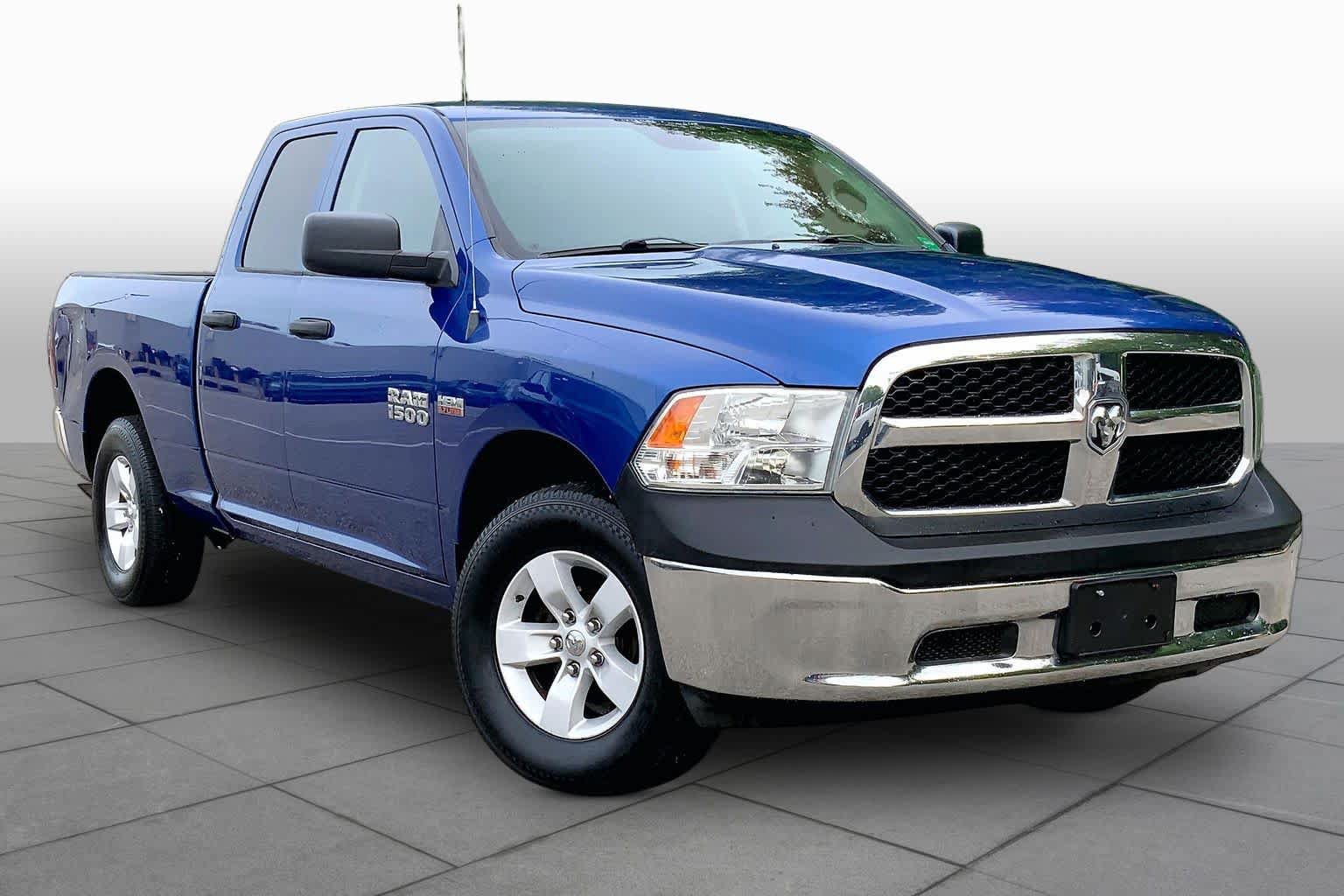 Used 2018 RAM 1500 ST w/ SXT Appearance Group AWD/4WD image 3