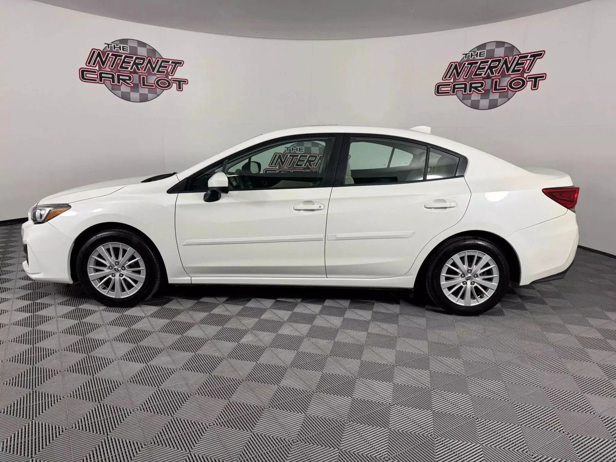 Used 2017 Subaru Impreza 2.0i Premium AWD/4WD image 4