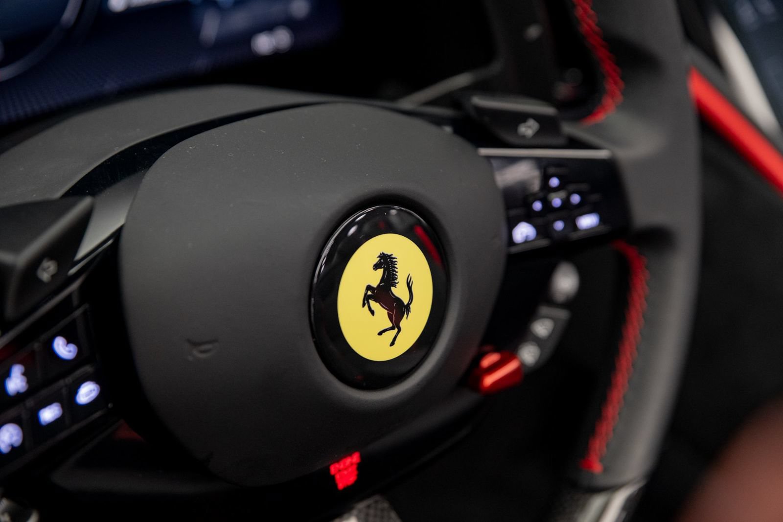 Used 2026 Ferrari Roma Spider RWD image 22