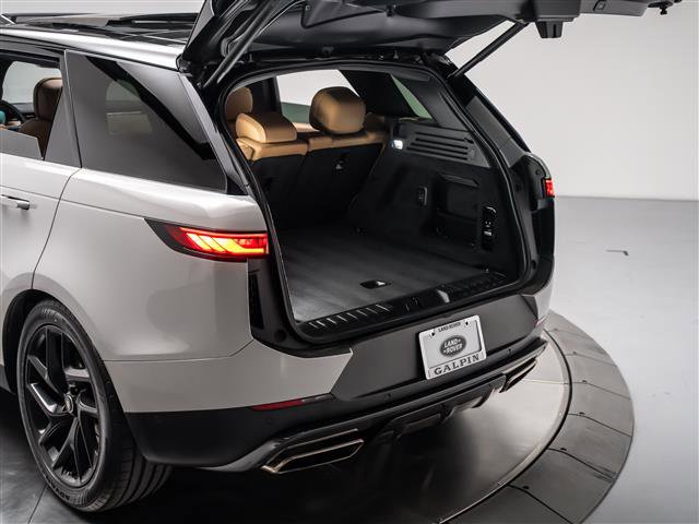 Used 2023 Land Rover Range Rover Sport SE image 32