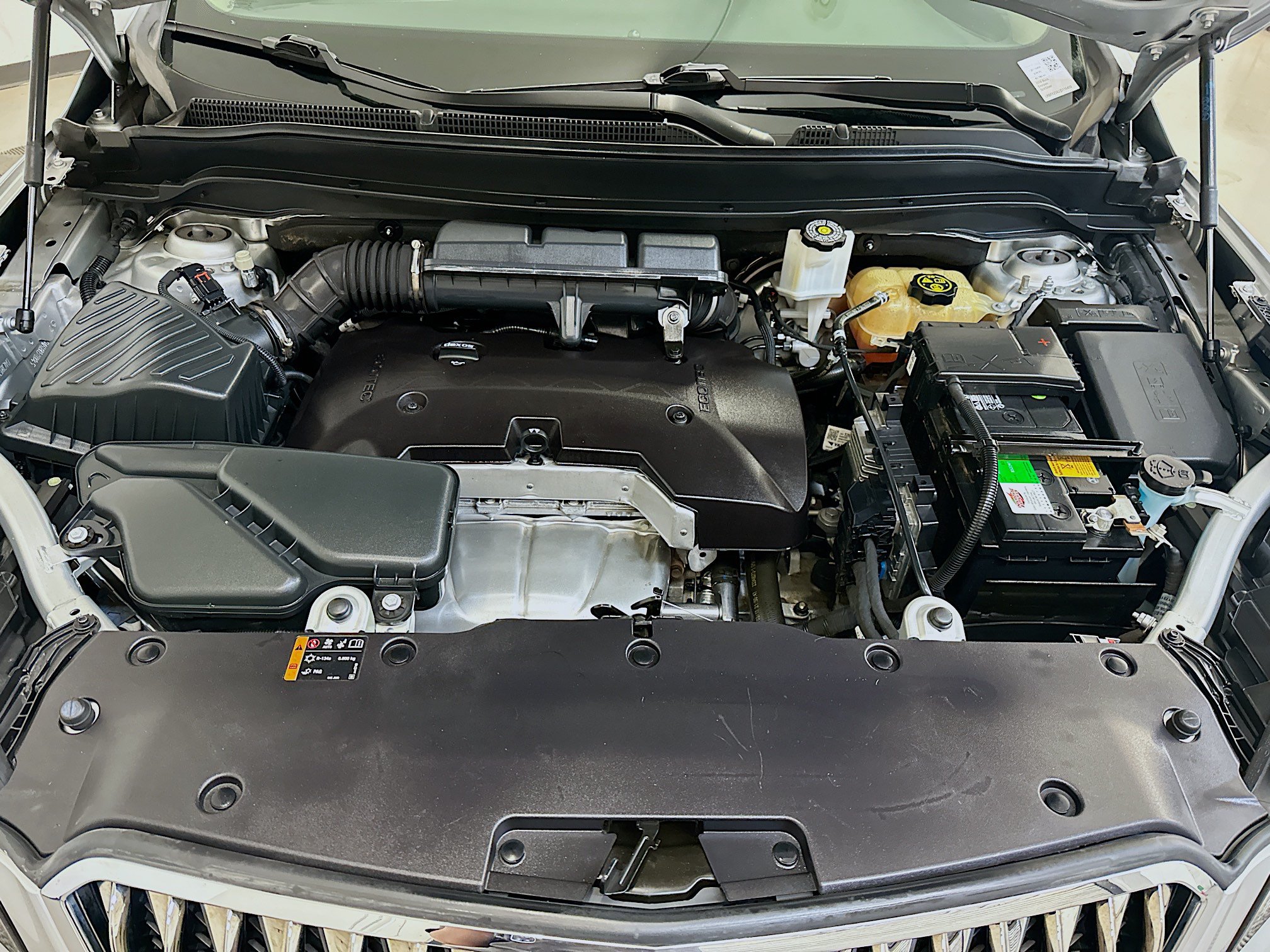Used 2018 Buick Envision Essence AWD/4WD image 35