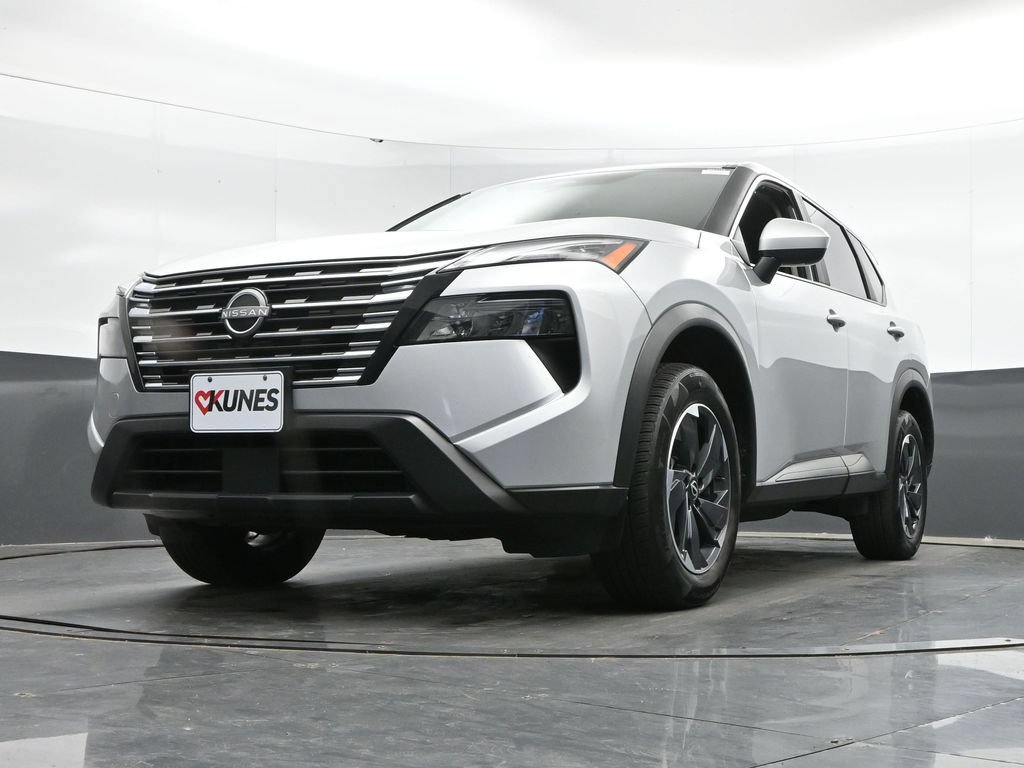 Used 2025 Nissan Rogue SV AWD/4WD image 45