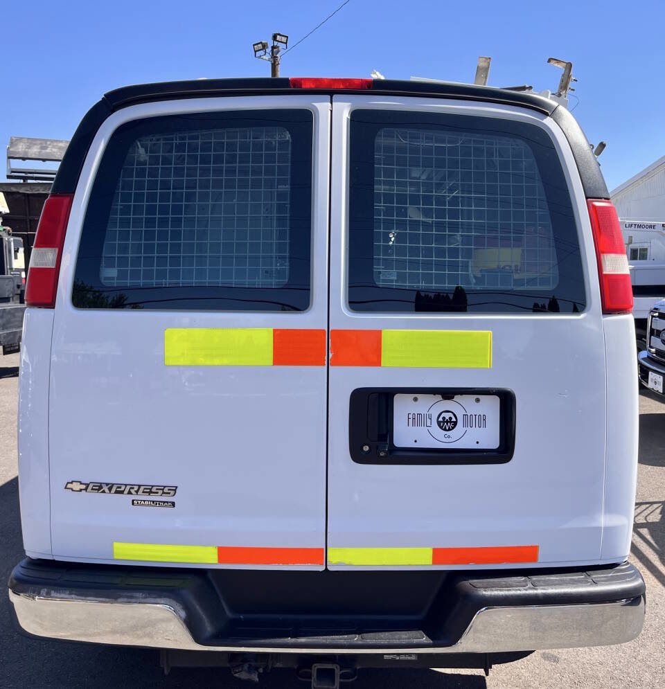 Used 2014 Chevrolet Express 2500 RWD image 4