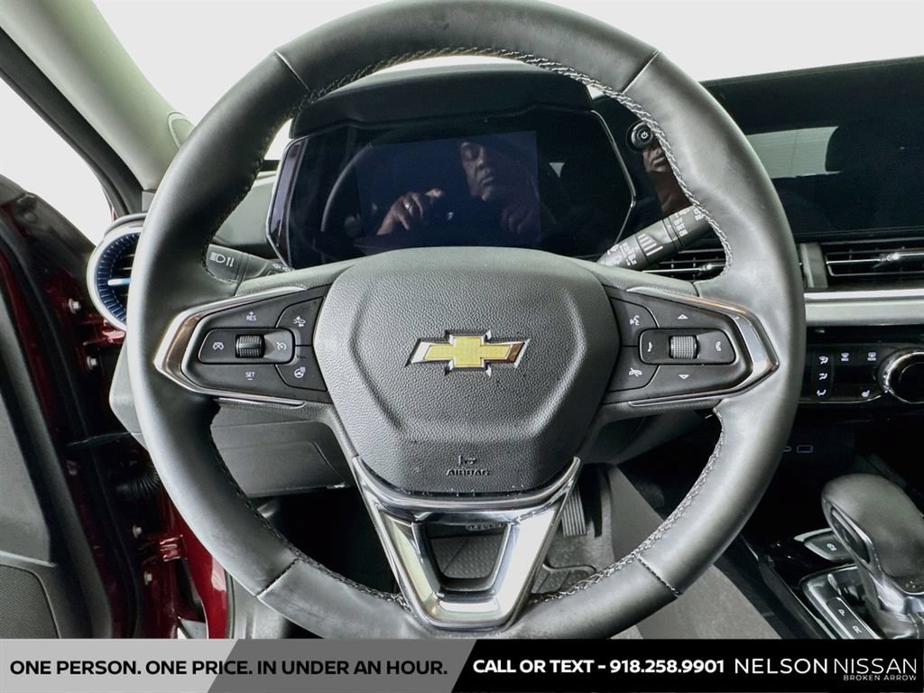 Used 2025 Chevrolet Trax LT w/ Driver Confidence Package FWD image 11