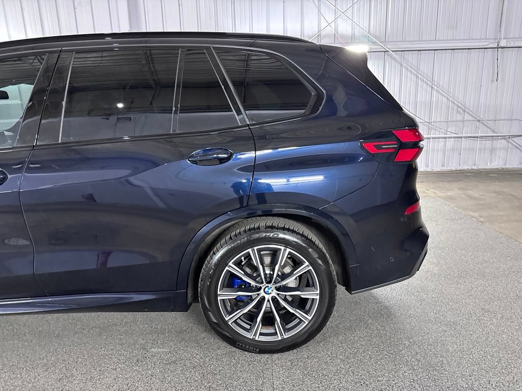 Used 2024 BMW X5 xDrive40i w/ M Sport Package AWD/4WD image 14