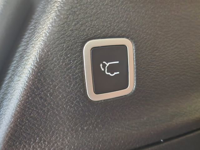 Used 2025 Chrysler Pacifica Pinnacle FWD image 18