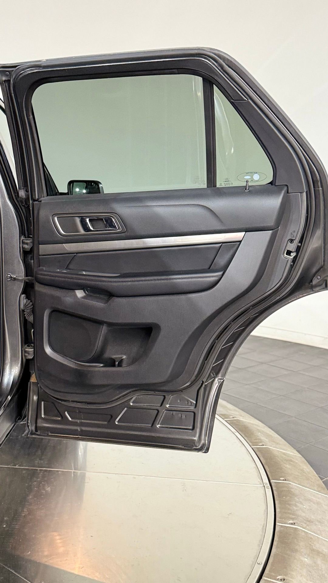 Used 2018 Ford Explorer XLT w/ Equipment Group 201A image 59