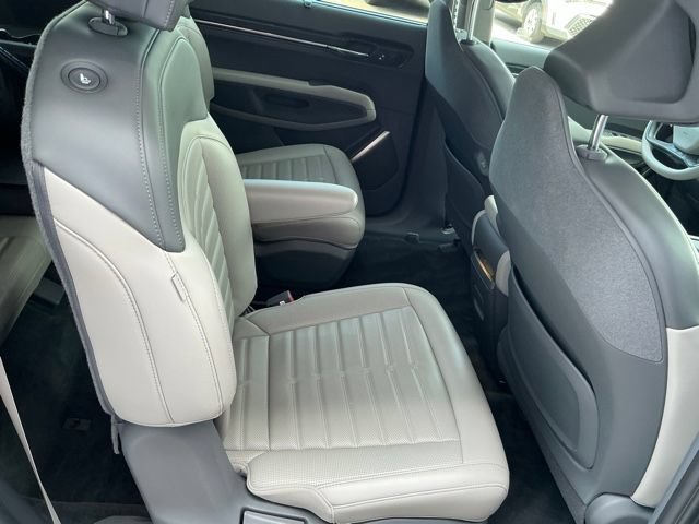 Used 2024 Kia EV9 Land AWD/4WD image 17
