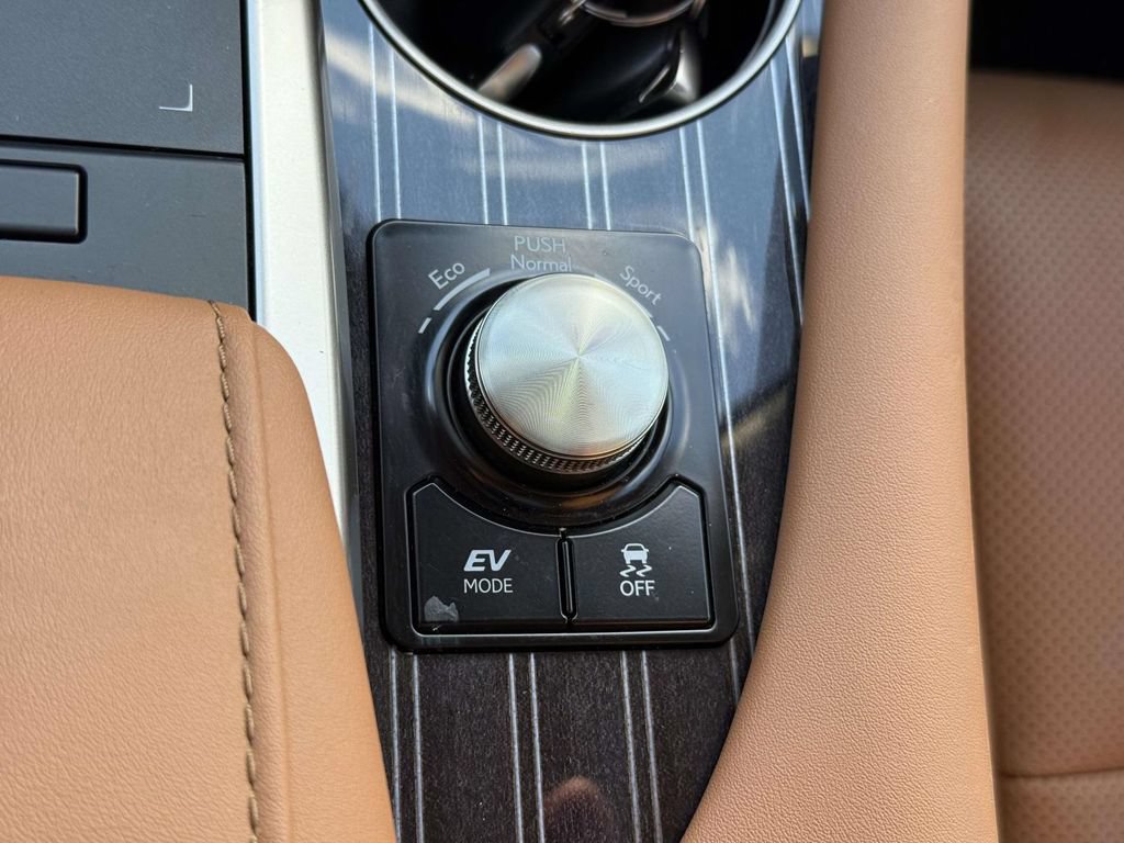 Used 2021 Lexus RX 450h AWD w/ Luxury Package image 25