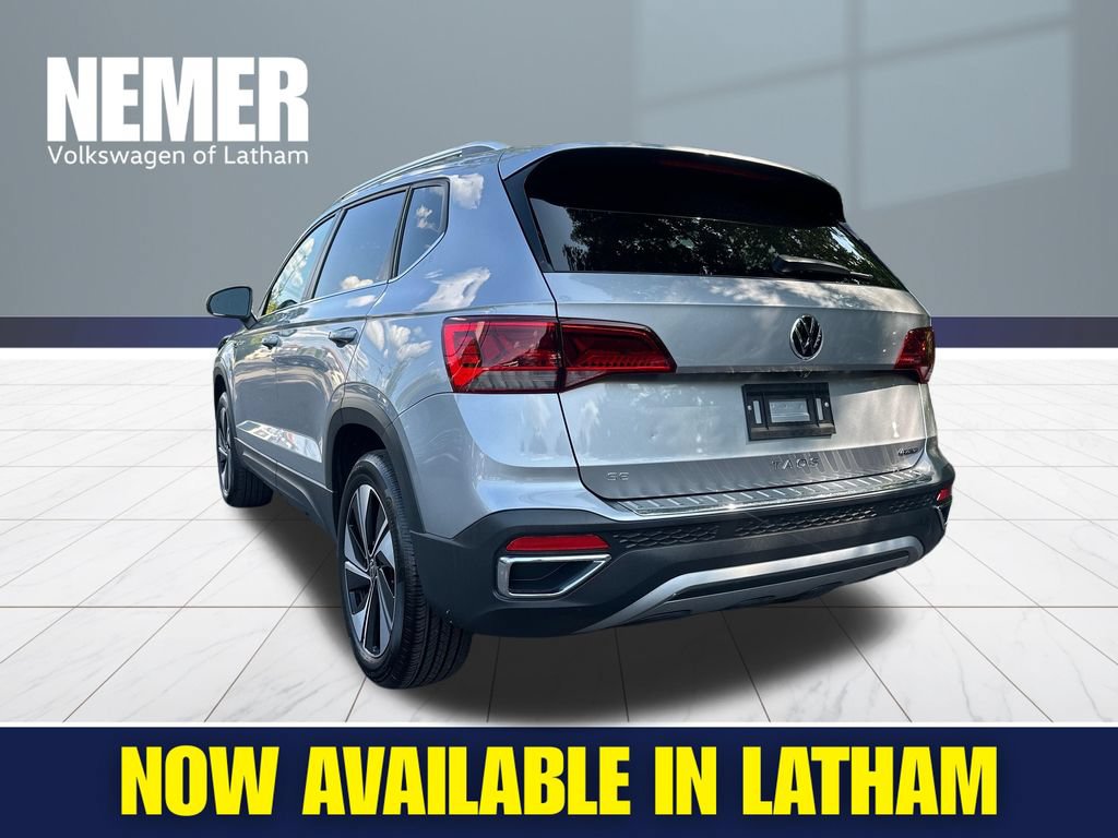 Used 2024 Volkswagen Taos SE AWD/4WD image 2
