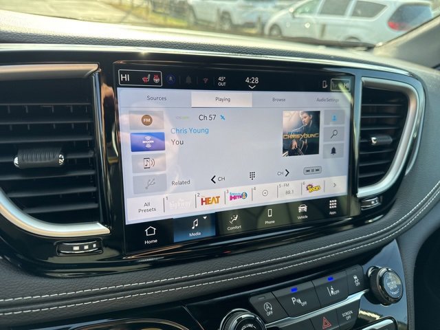 New 2026 Chrysler Pacifica Select image 18