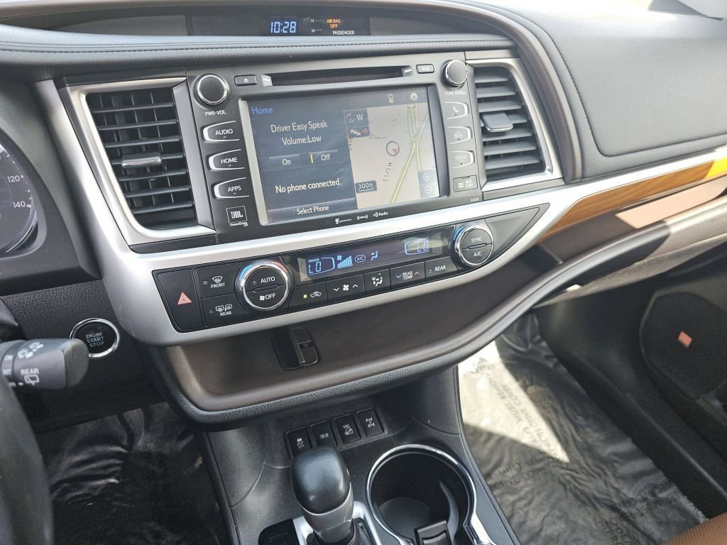 Used 2019 Toyota Highlander Limited Platinum AWD/4WD image 34