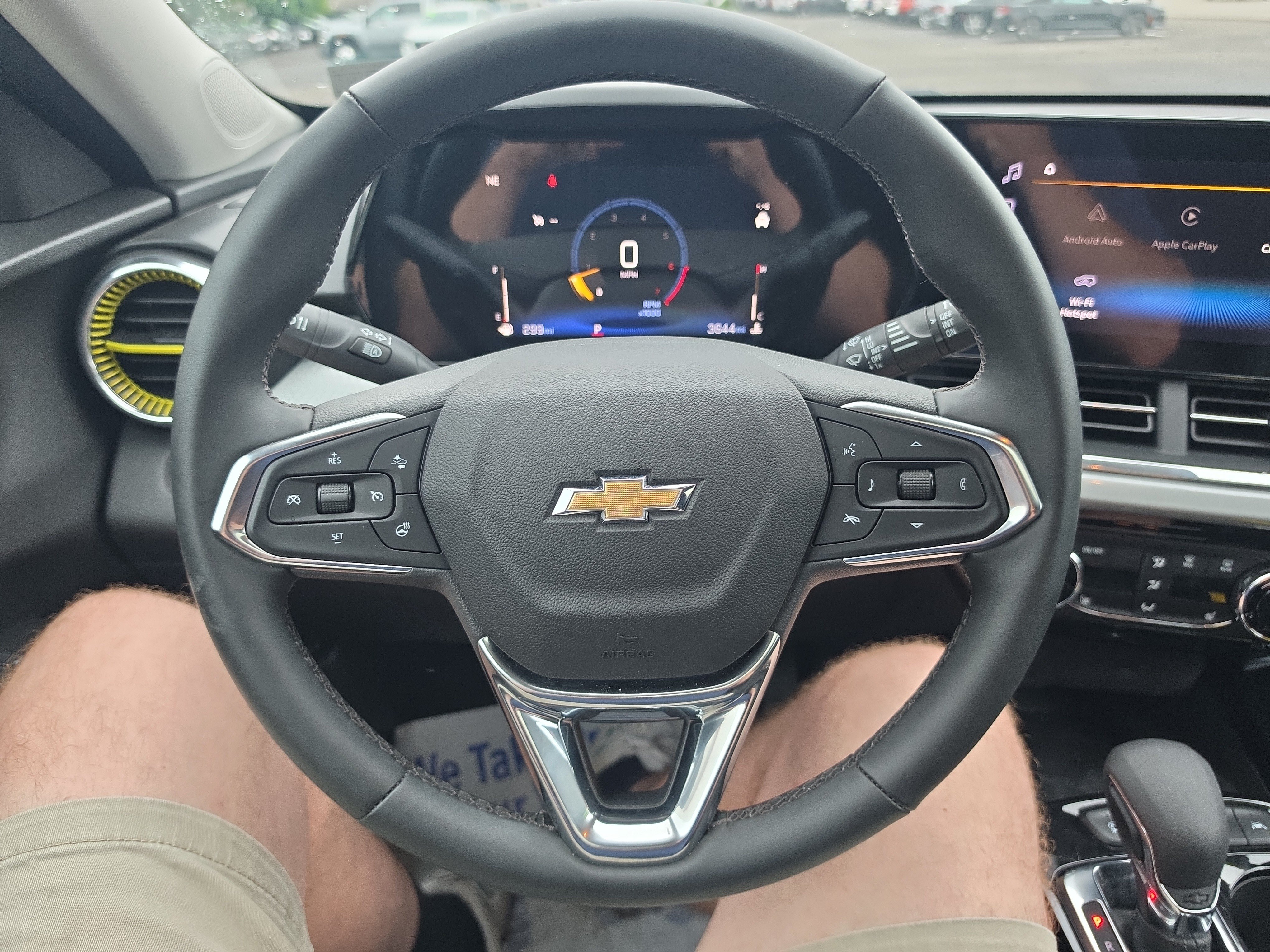 Used 2026 Chevrolet Trax LT w/ Sunroof Package FWD image 18