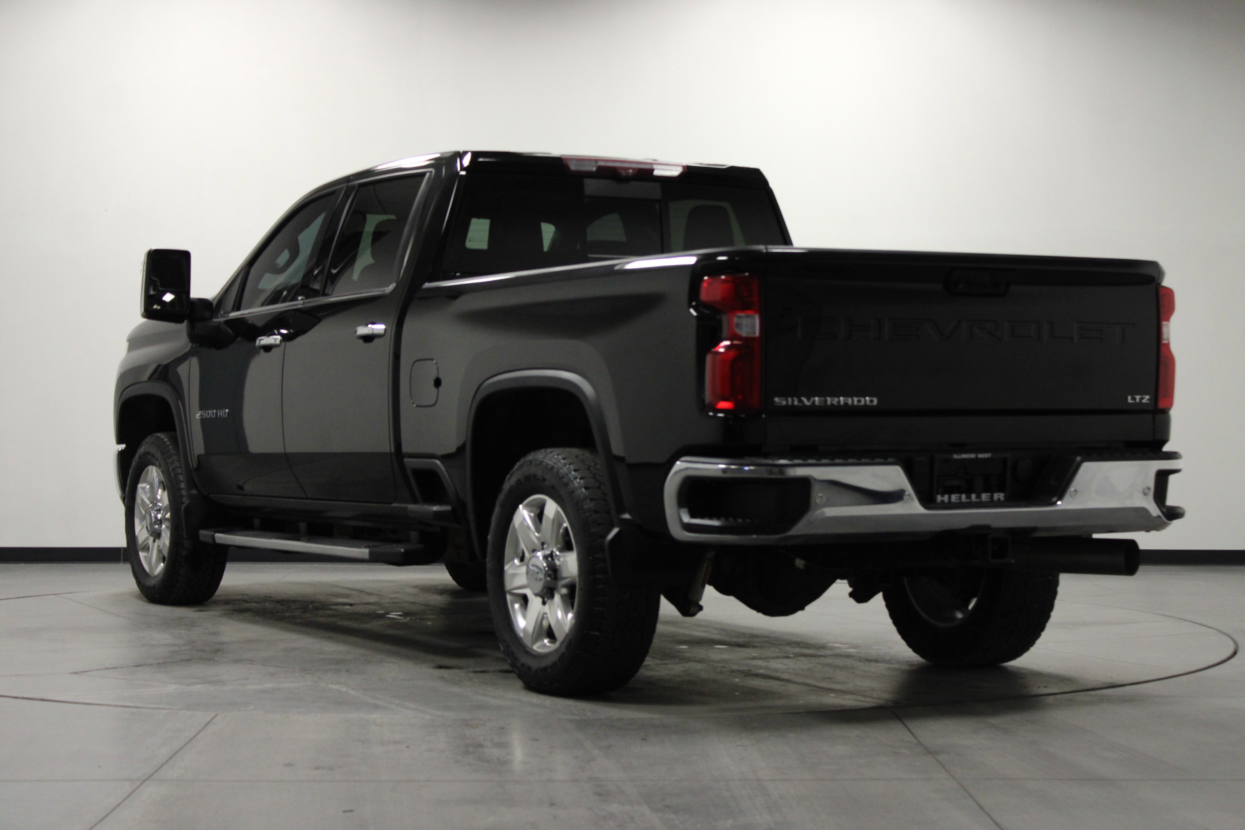 Used 2020 Chevrolet Silverado 2500 LTZ w/ LTZ Premium Package image 6