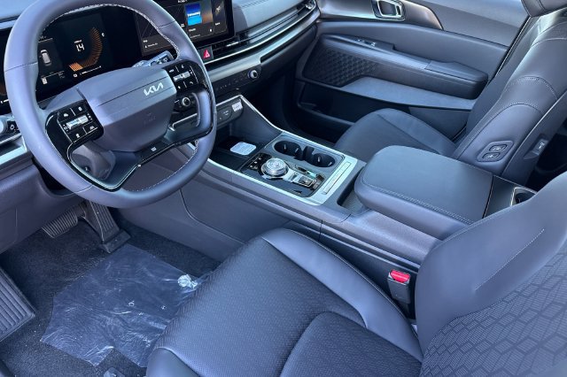 New 2027 Kia Carnival EX FWD image 11