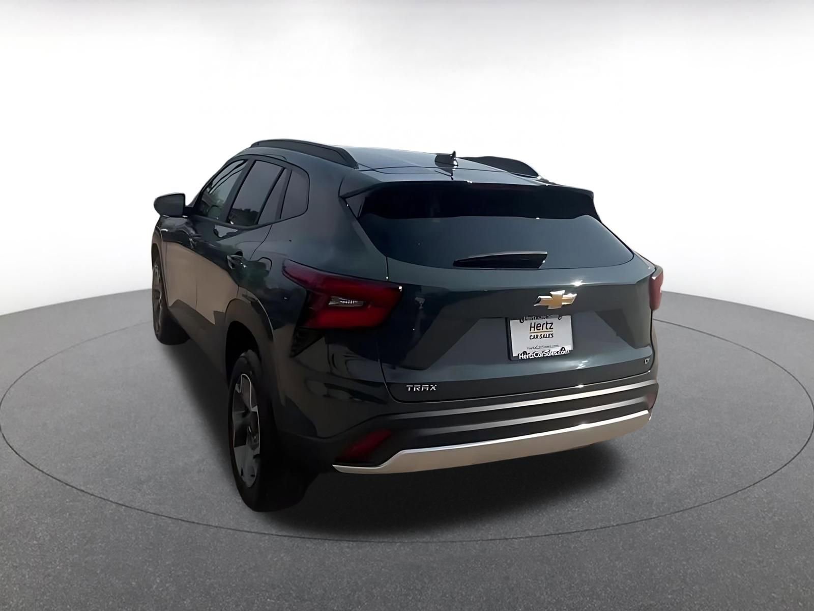 Used 2025 Chevrolet Trax LT FWD image 14