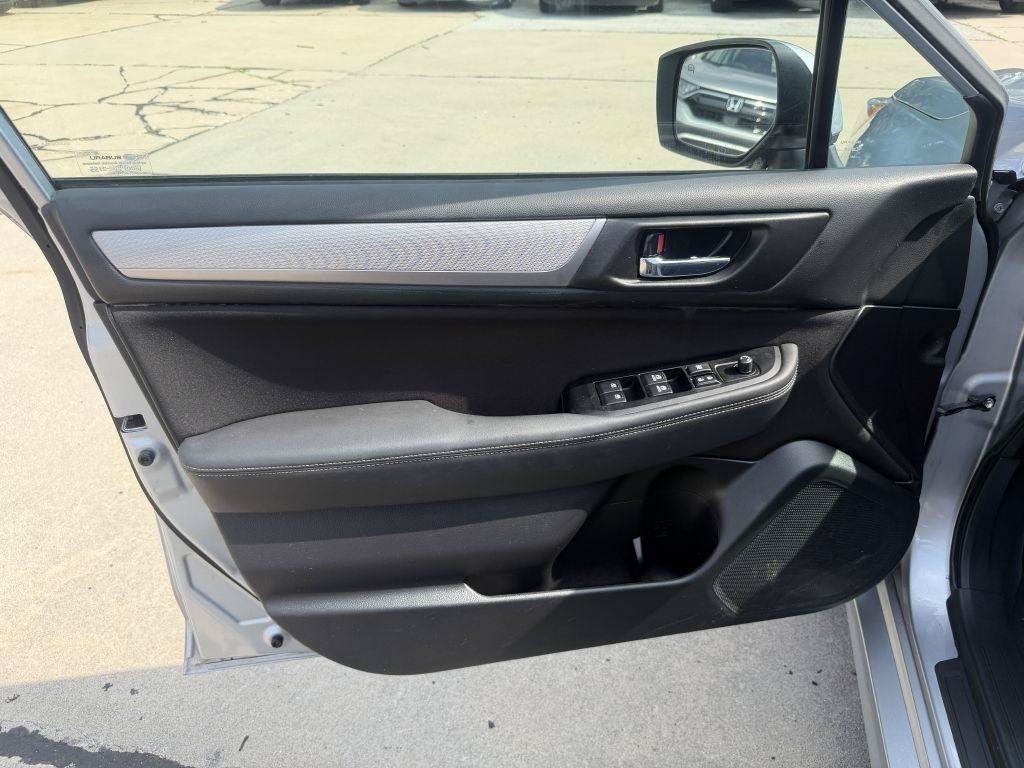 Used 2017 Subaru Legacy 2.5i Premium AWD/4WD image 9