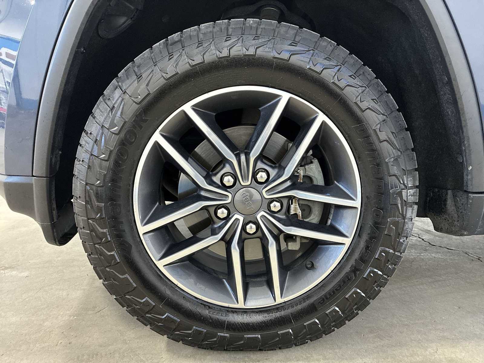 Certified 2019 Jeep Grand Cherokee Limited w/ Luxury Group II image 19